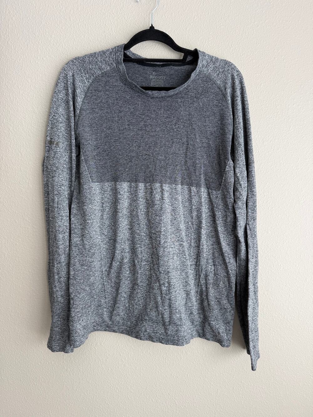 NIKE Men’s Sz L Long Sleeve Athletic Shirt Gray Perforated Ventilated Grey